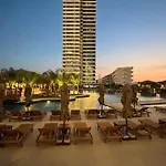 Grand Sapphire Deluxe Residance With Terrace C49 By Myguest Cyprus Apartamento *