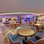 Grand Sapphire Deluxe Residance With Terrace C49 By Myguest Cyprus Apartamento