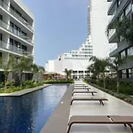 Grand Sapphire Deluxe Residance With Terrace C49 By Myguest Cyprus Apartamento *