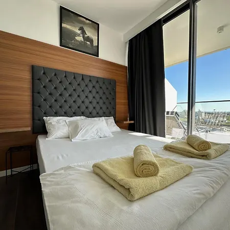 Grand Sapphire Deluxe Residance With Terrace C49 By Myguest Cyprus