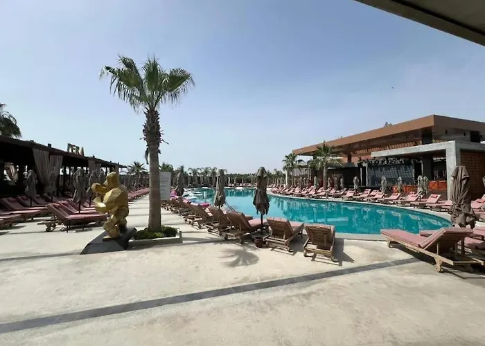 Grand Sapphire Deluxe Residance With Terrace C49 By Myguest Cyprus *